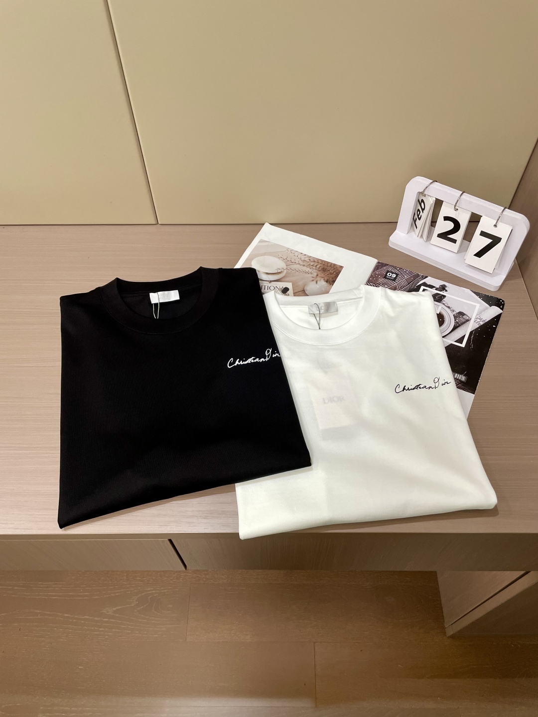 
Dior  官网同款 官网同款 官网同款⚠️
重磅推荐！2025ss夏装新品 专柜在售 最新系列图案l