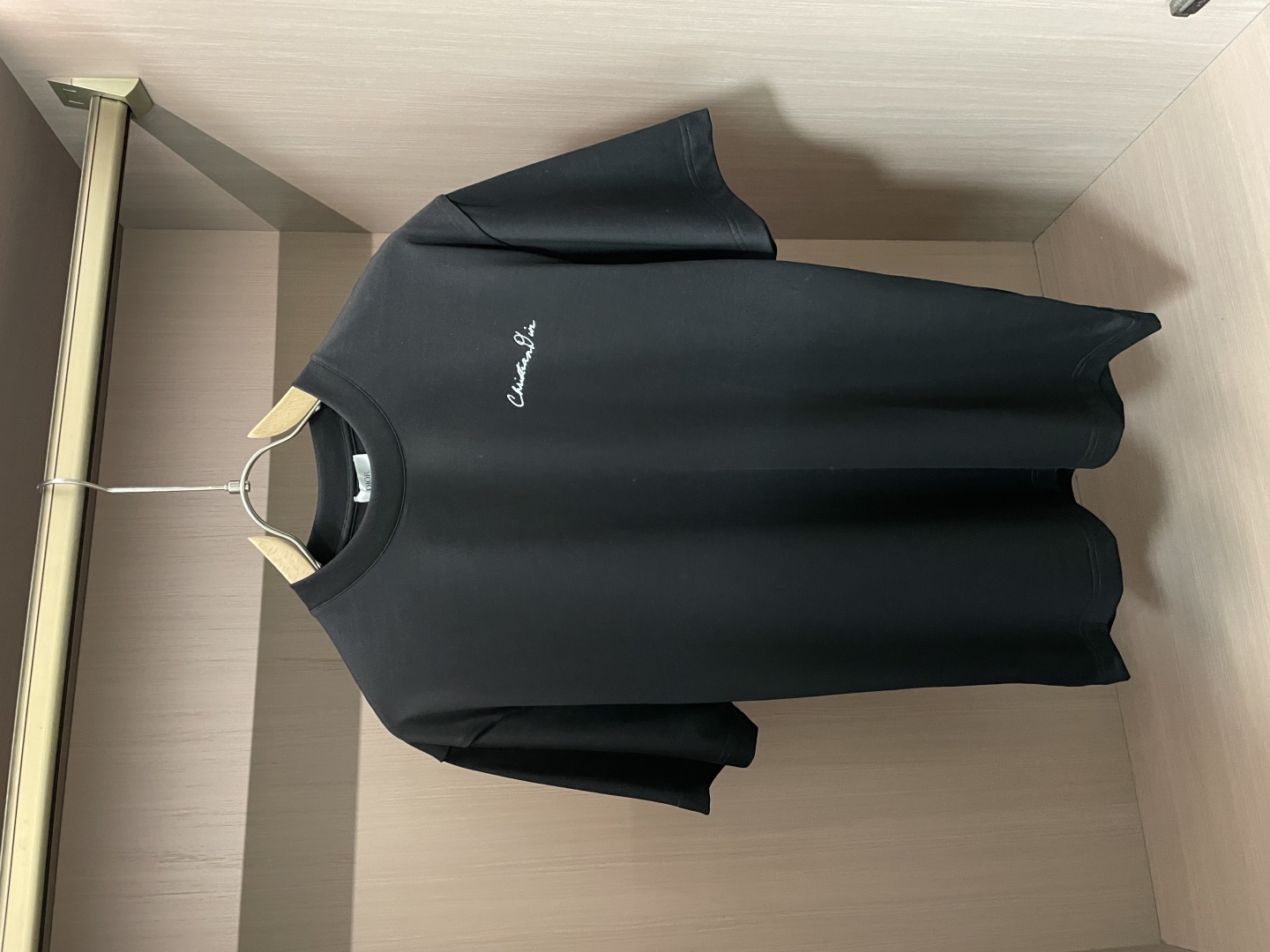 
Dior  官网同款 官网同款 官网同款⚠️
重磅推荐！2025ss夏装新品 专柜在售 最新系列图案l