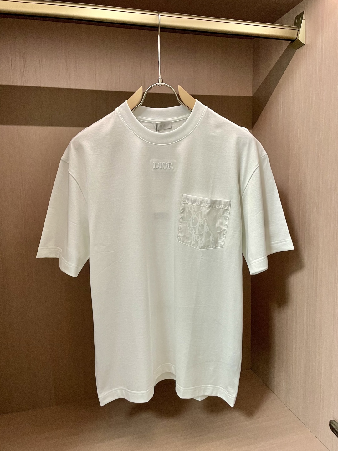
Dior 官网同款 官网同款 官网同款⚠️
重磅推荐！2025ss夏装新品 专柜在售 最新系列图案lo