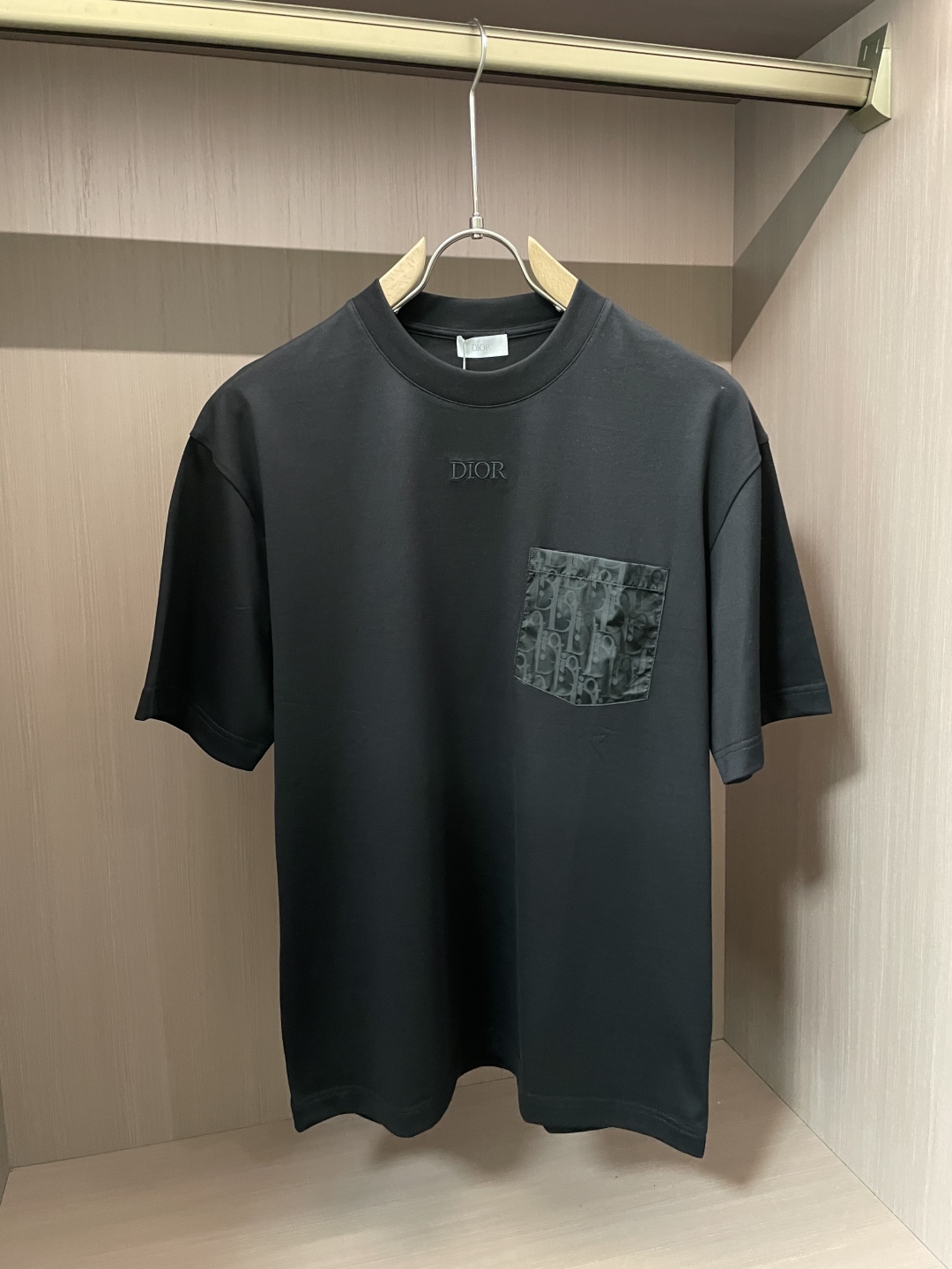 
Dior 官网同款 官网同款 官网同款⚠️
重磅推荐！2025ss夏装新品 专柜在售 最新系列图案lo