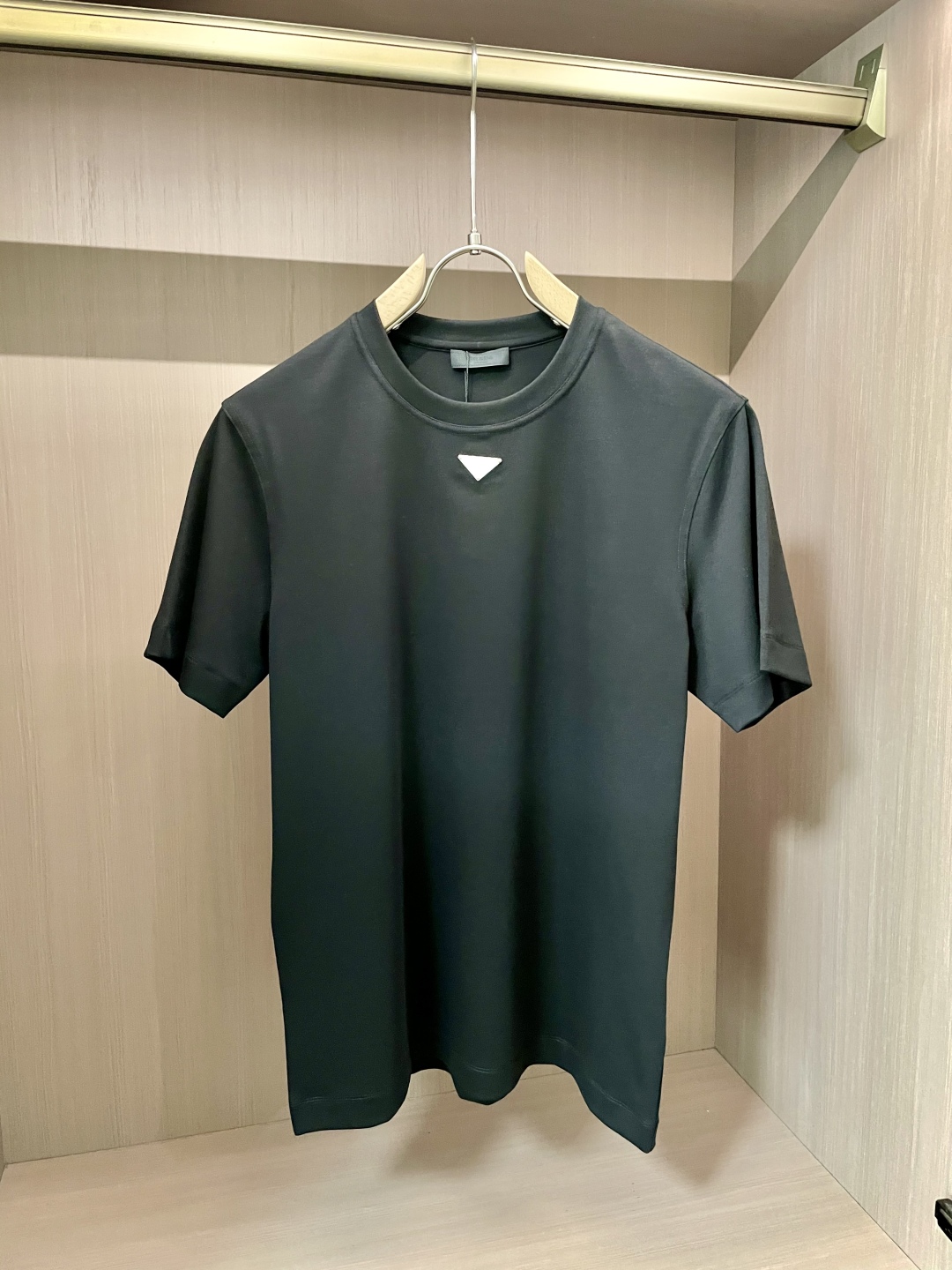 
Prada 官网同款 官网同款 官网同款⚠️
重磅推荐！2025ss夏装新品 专柜在售 最新系列图案l