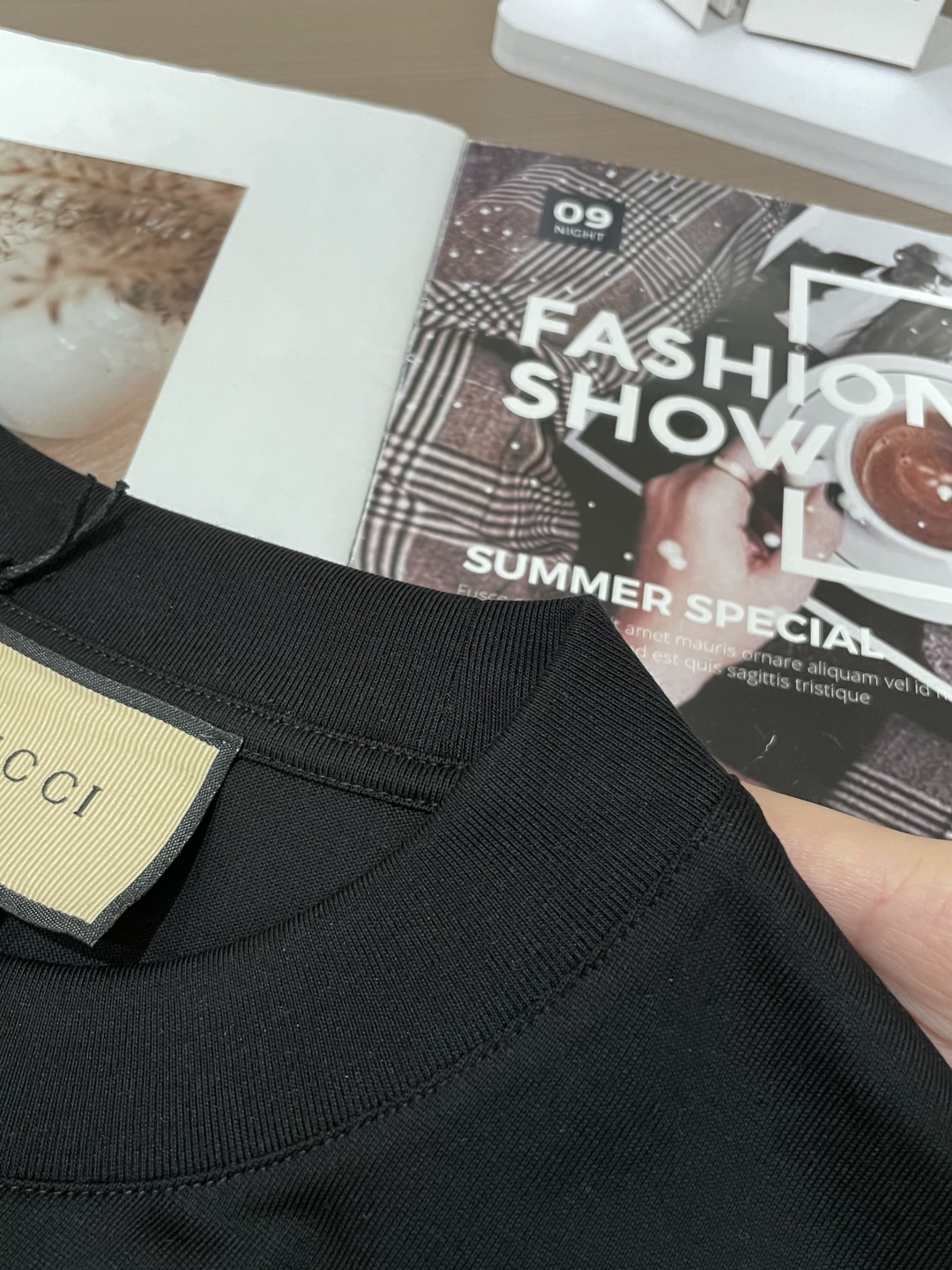 
Gucc 官网同款 官网同款 官网同款⚠️
重磅推荐！2025ss夏装新品 专柜在售 最新系列图案lo