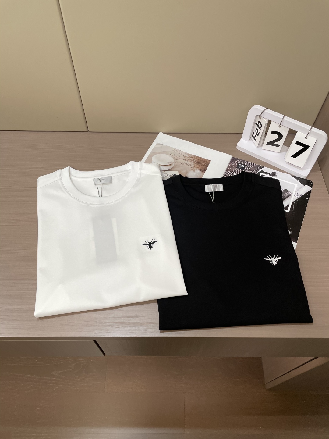 
Dior 官网同款 官网同款 官网同款⚠️
重磅推荐！2025ss夏装新品 专柜在售 最新系列图案lo