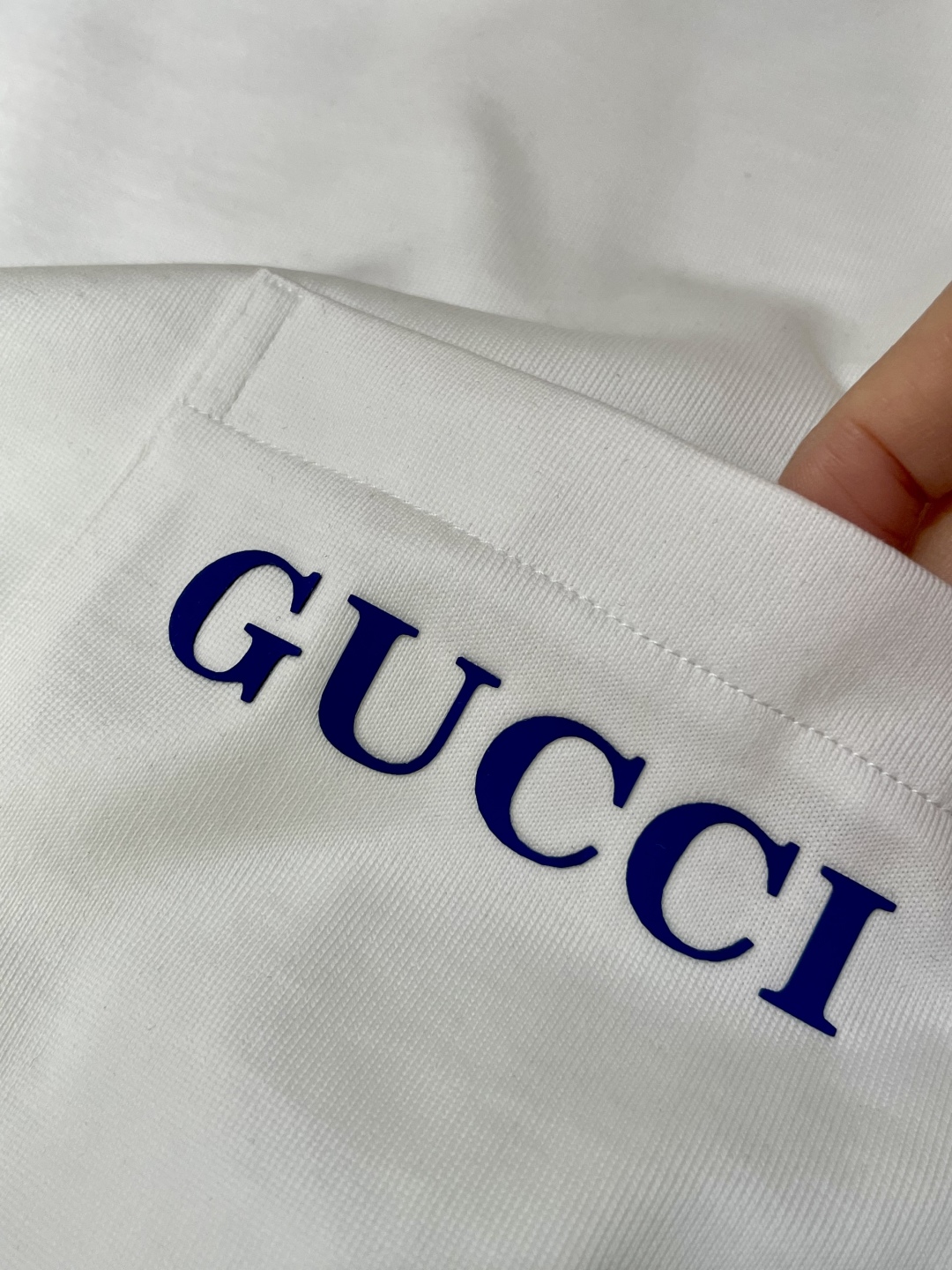 
Gucc 官网同款 官网同款 官网同款⚠️
重磅推荐！2025ss夏装新品 专柜在售 最新系列图案lo