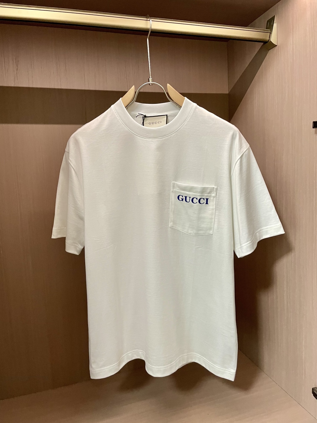 
Gucc 官网同款 官网同款 官网同款⚠️
重磅推荐！2025ss夏装新品 专柜在售 最新系列图案lo