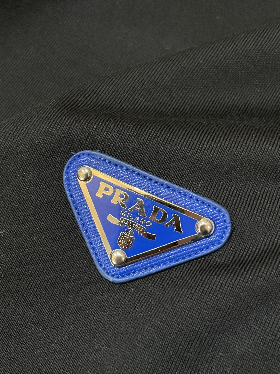 
Prad 官网同款 官网同款 官网同款⚠️
重磅推荐！2025ss夏装新品 专柜在售 最新系列图案lo