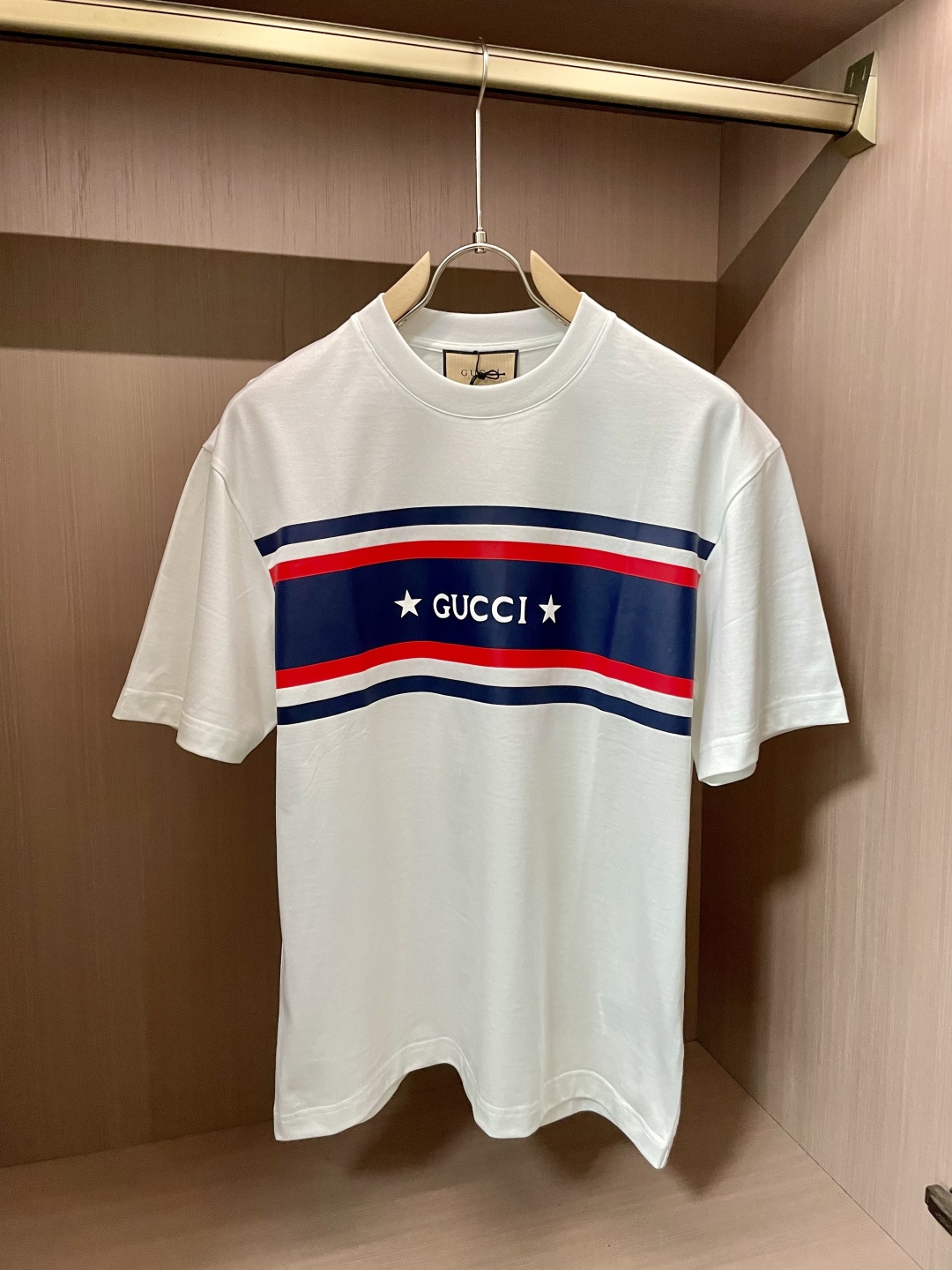 
Gucc 官网同款 官网同款 官网同款⚠️
重磅推荐！2025ss夏装新品 专柜在售 最新系列图案lo