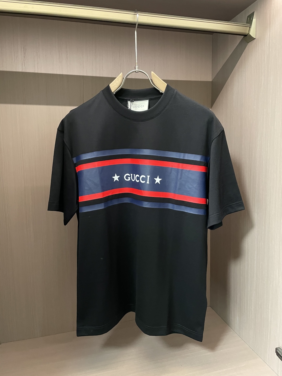 
Gucc 官网同款 官网同款 官网同款⚠️
重磅推荐！2025ss夏装新品 专柜在售 最新系列图案lo