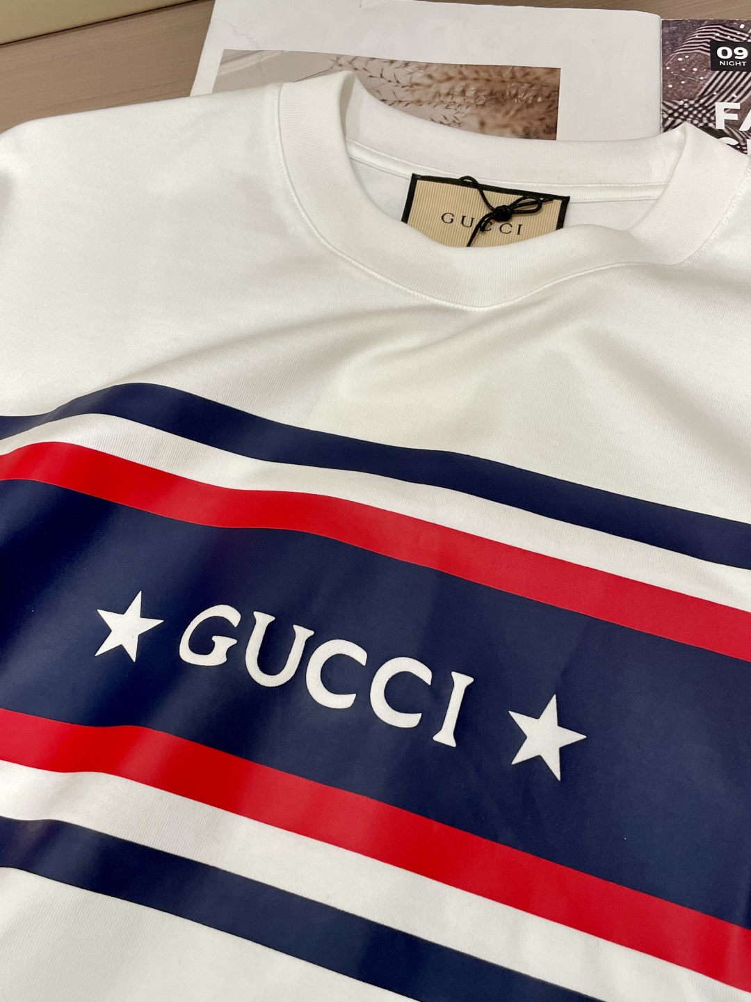 
Gucc 官网同款 官网同款 官网同款⚠️
重磅推荐！2025ss夏装新品 专柜在售 最新系列图案lo