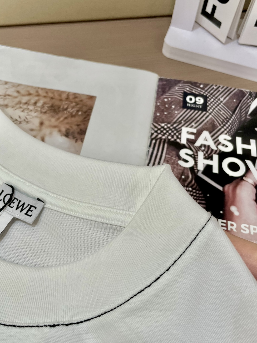 
Loewe 官网同款 官网同款 官网同款⚠️
重磅推荐！2025ss夏装新品 专柜在售 最新系列图案l