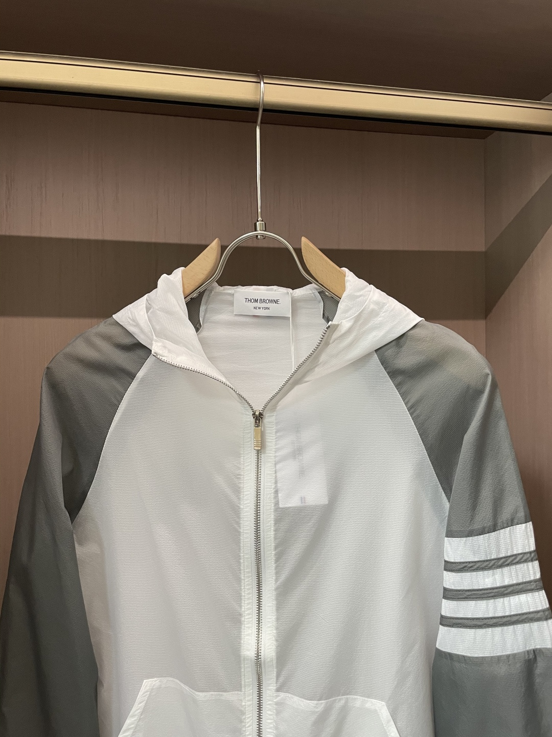 Fashionable Sunscreen-Proof Light Coat with High-End Custom Cape for Ultimate Comfort and Style - 图片 5