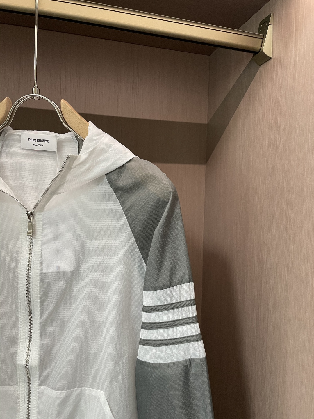 Fashionable Sunscreen-Proof Light Coat with High-End Custom Cape for Ultimate Comfort and Style - 图片 6