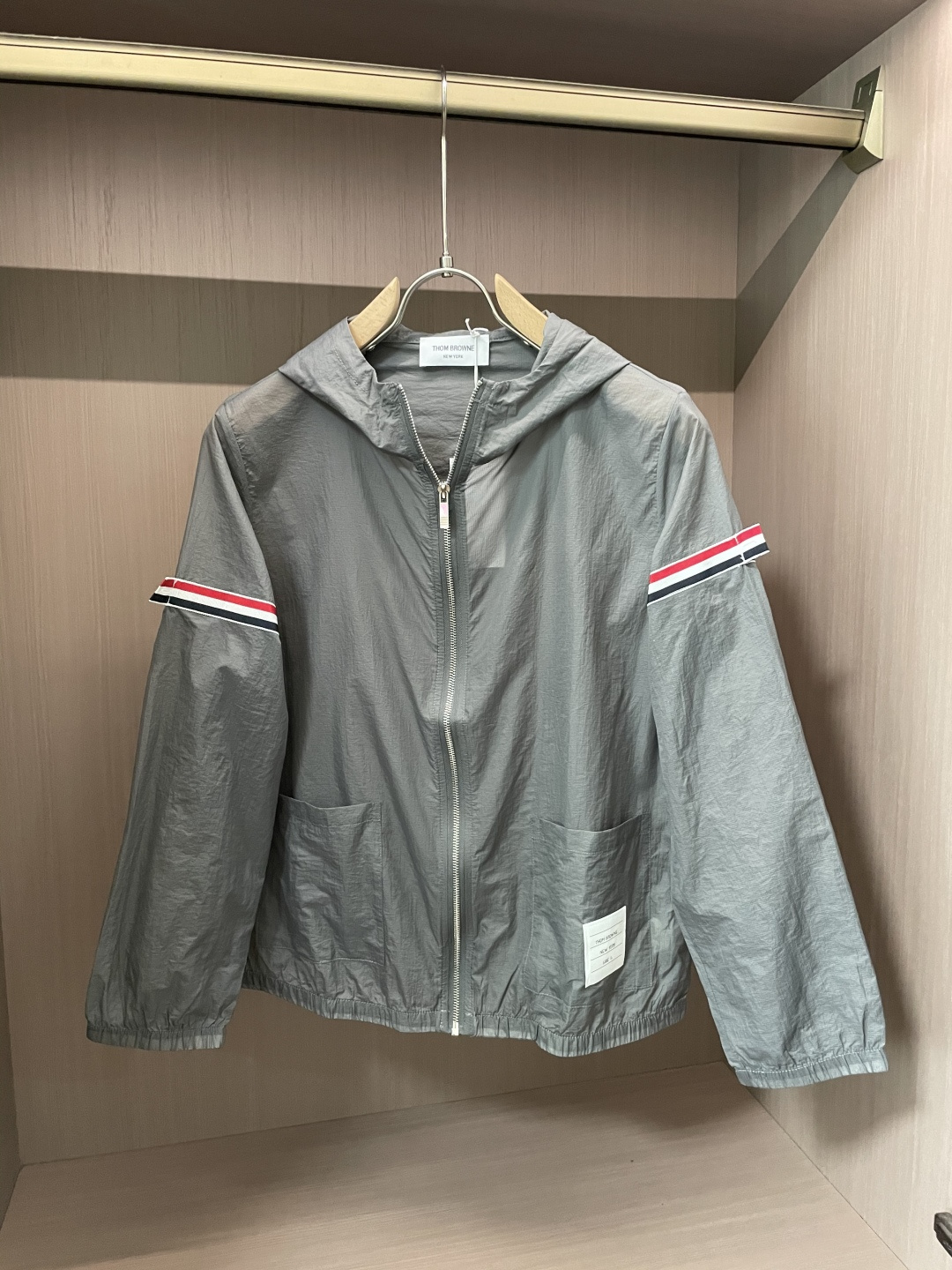 New Sunscreen-Proof Light Coat: High-End, Stylish, and Functional for Hot Weather - 图片 1