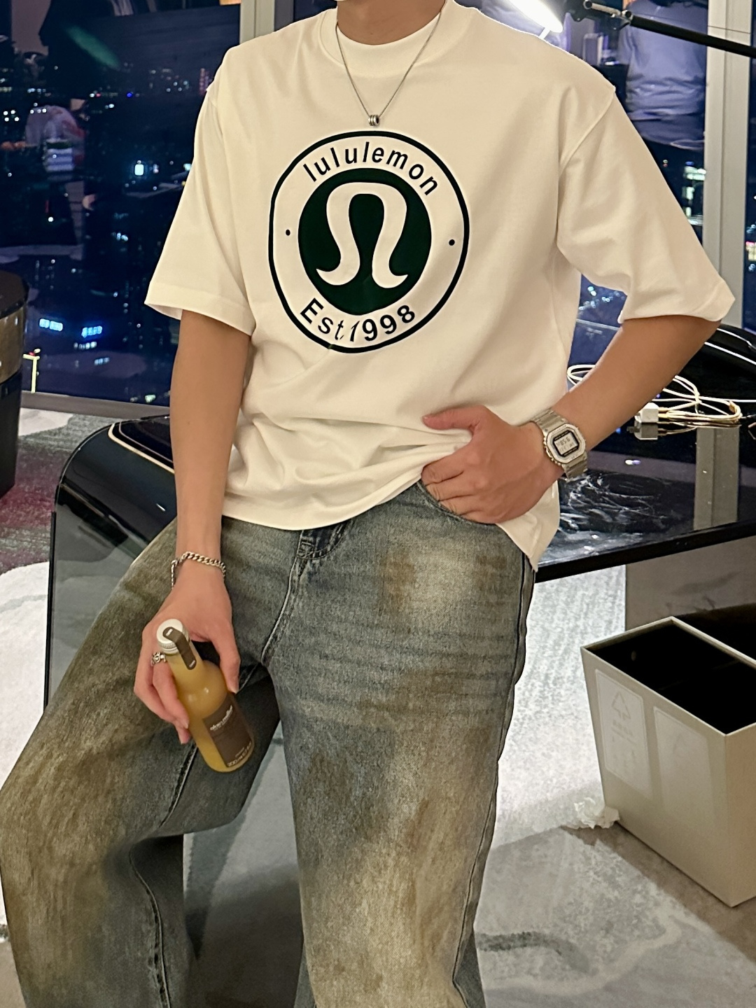 NO:132954,lulu 2025 spring and summer style/official website synchronization The fabric is made of heavy pure cotton combed cotton fabric, OS loose style, and the upper body style is super positive!  Everyday versatile, a must-have item for wardrobe!  Size S-3XL (Large-size) Size/part S M L XL 2XL 3XL Shoulder width 52 54 56 57 59 60 Clothes length 70 72.75.78.82.85. Bust 54 56.58.60.62.64. Sleeve length 24 26 27 28 29 30,,alexander wang19860909lulu 2025春夏款/官网同步 面料采用重磅纯棉精梳棉面料,OS宽松版型,上身版型超正！日常百搭,衣橱必备单品！ 尺码 S-3XL（版型偏大） 码数/部位S M L XL 2XL 3XL 肩宽 52 54 56 57 59 60 衣长70 72.75.78.82.85. 胸围 54 56.58.60.62.64. 袖长24 26 27 28 29 30,,alexander wang,Men's clothing