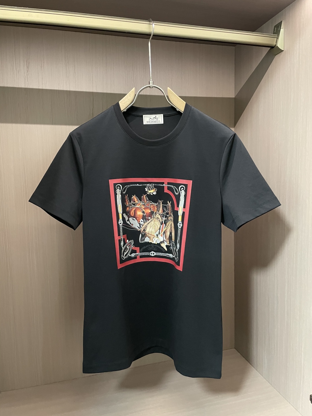 
H 重磅推荐！2025ss夏装新品 专柜在售 最新系列图案logo短袖T恤 必须人手一件的节奏！进口顶