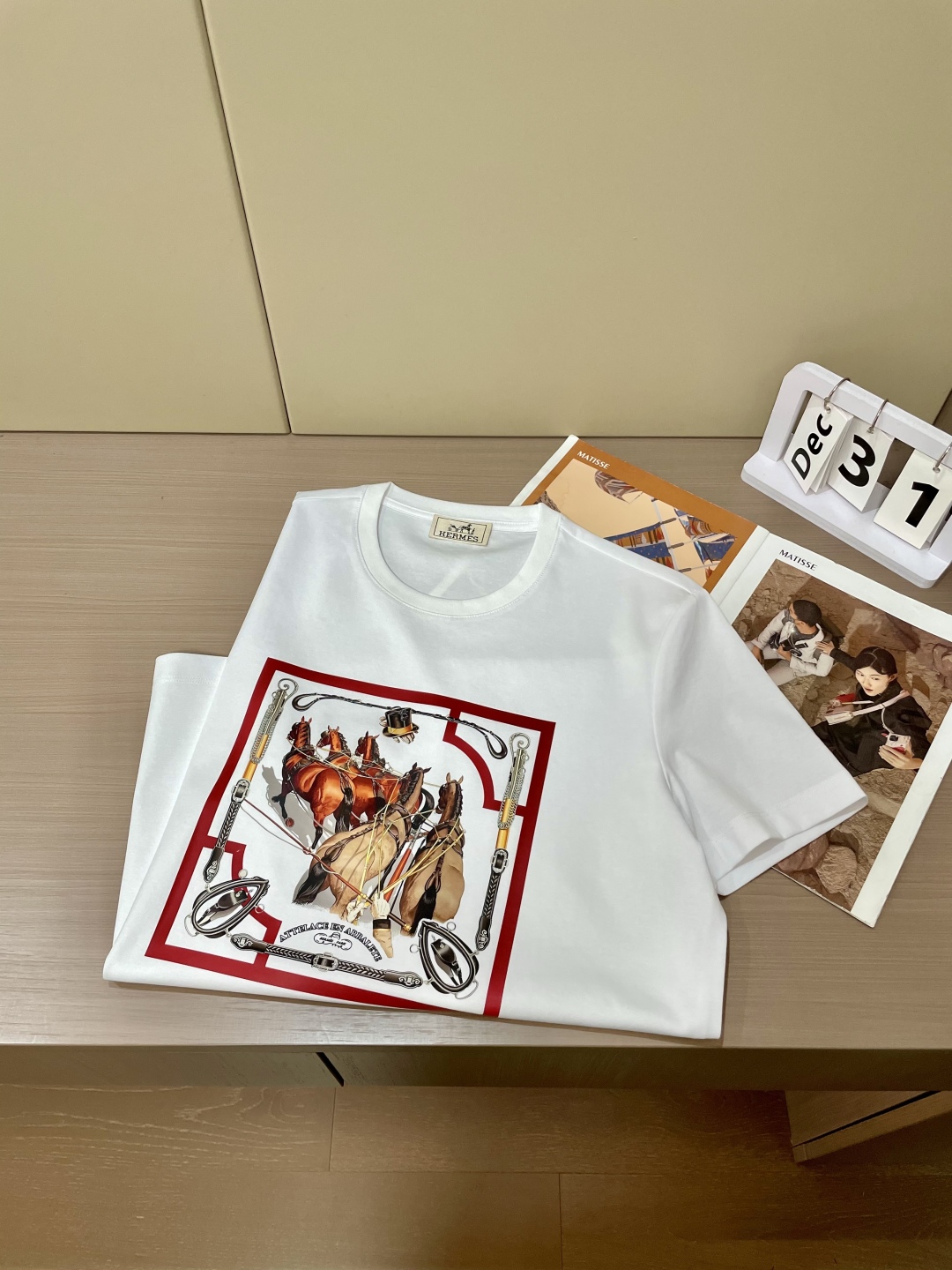 
H 重磅推荐！2025ss夏装新品 专柜在售 最新系列图案logo短袖T恤 必须人手一件的节奏！进口顶