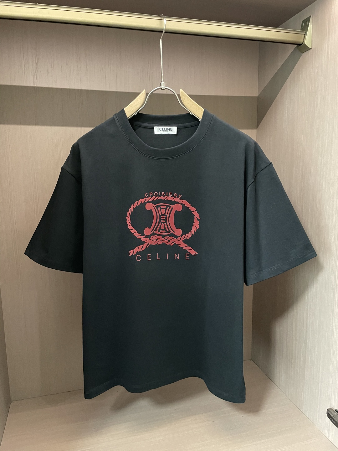 NO:133311,CELINE 2025 spring and summer new product, preferred specific original development double-strand cotton plain fabric, with wide upper body and good comfort, casual matching of the outside and the inner style, a must-have for men and women in summer Size M-XXL, celine, alexander wang19860909CELINE 2025春夏新品,优选特定原版开发双股精棉平纹面料,上身挺阔舒适度佳,外穿内搭随意搭配,男女同款夏日必备 尺码M-XXL,,celine,alexander wang,Men's clothing