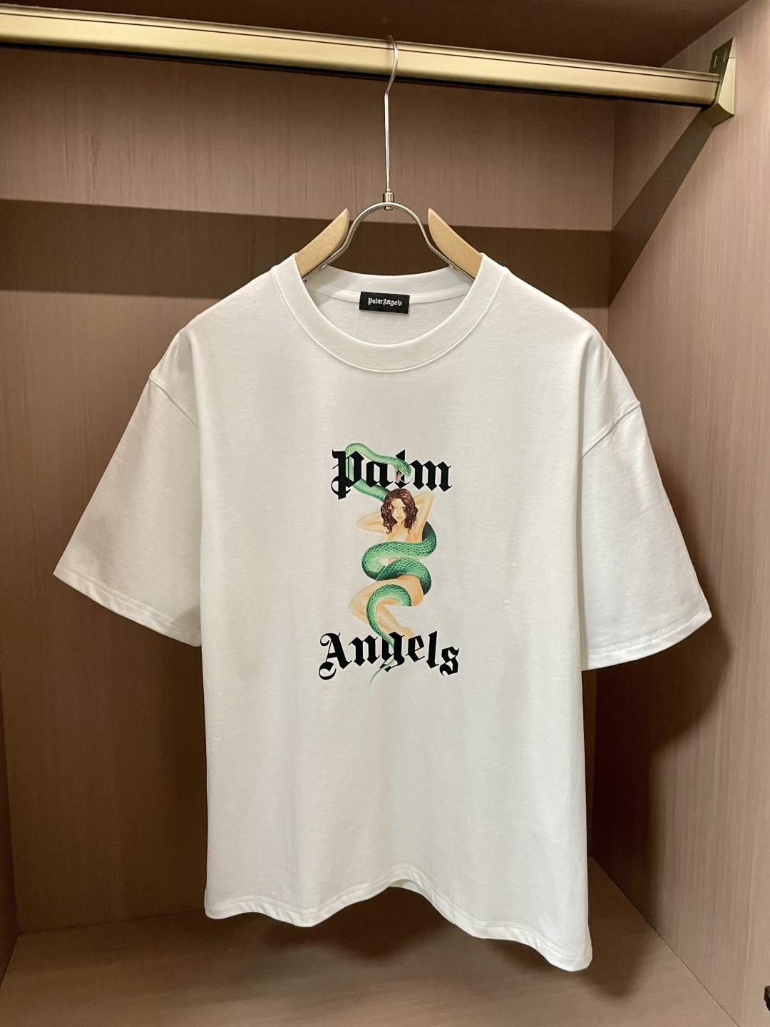 NO:443279,Palm Spring and Summer New Product, Preferred to the original development of double-stranded cotton plain fabric, with wide upper body and comfortable, freely matched with the outside and the inner style, a must-have for men and women in summer Size M-XXL,,alexander wang19860909Palm 春夏新品,优选特定原版开发双股精棉平纹面料,上身挺阔舒适度佳,外穿内搭随意搭配,男女同款夏日必备 尺码M-XXL,,alexander wang,Men's clothing