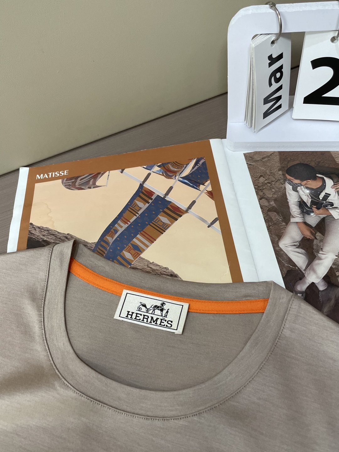 Luxurious Hermès Summer 2025 Collection: Elegant, Artistic, and Versatile Fashion for All Occasions - 图片 6