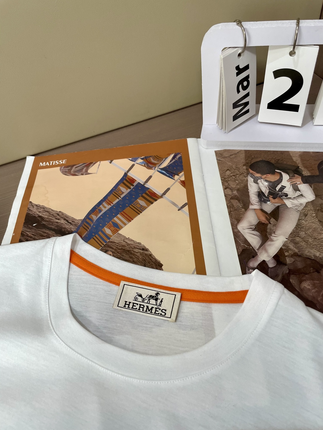 Hermès Summer 2025 Collection: Elegant, Noble, and Parisian Style with Horse-Inspired Patterns. - 图片 5