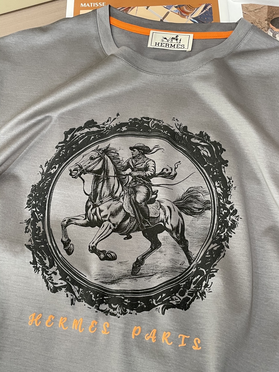 Hermès Summer 2025 Collection: Elegance, Nobility, and Cultural Roots in Fashion Designs - 图片 8