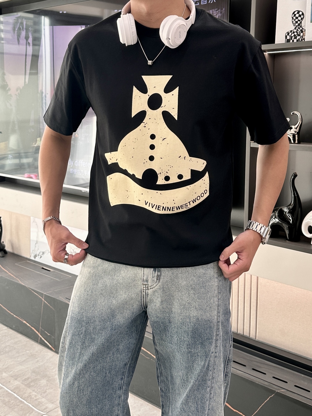 “New Summer Clothes: Queen of the West Logo T-shirts in Various Sizes”