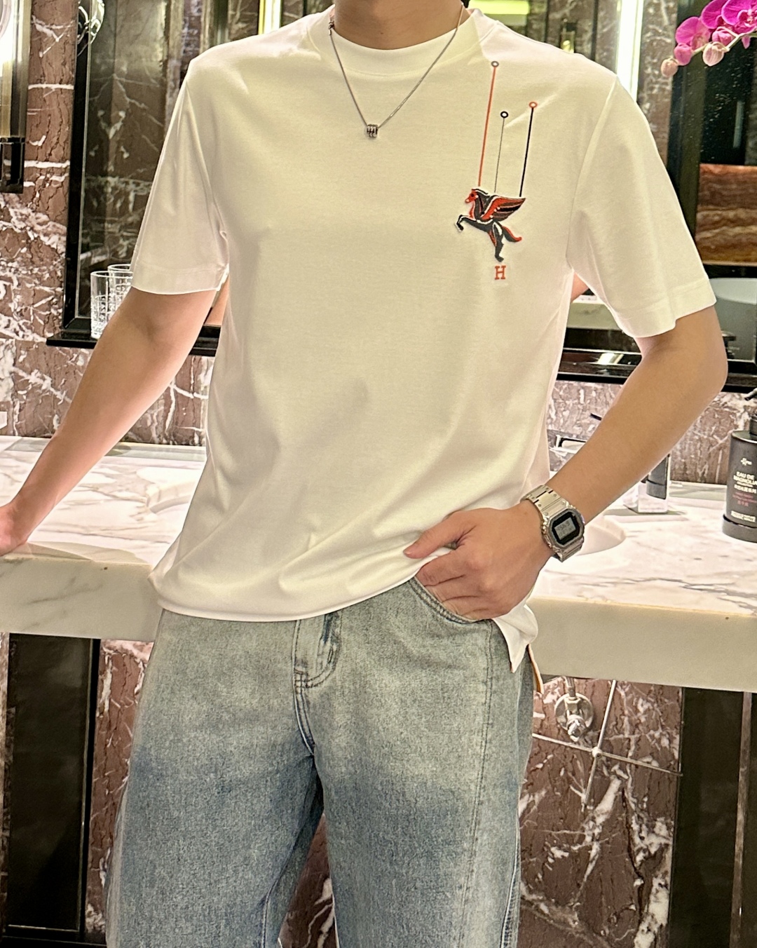 
H家 2025夏季新款 男士短袖   时尚圆领T恤  此款色彩丰富 工艺精湛！ 采用立体牙刷绣  高密