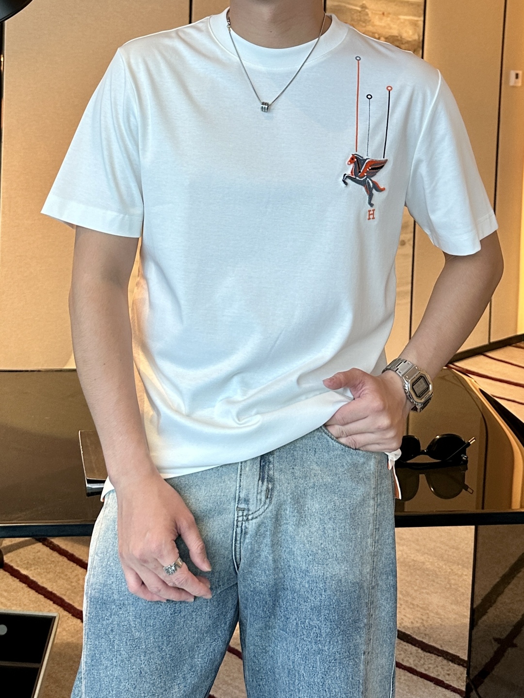 
H家 2025夏季新款 男士短袖   时尚圆领T恤  此款色彩丰富 工艺精湛！ 采用立体牙刷绣  高密