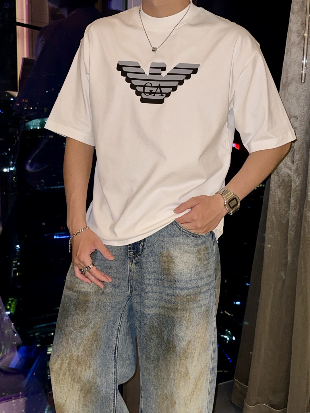 NO:550824,Armani 2025 spring and summer style/official website synchronization The fabric is made of heavy pure cotton combed cotton fabric, OS loose style, and the upper body style is super positive!  Everyday versatile, a must-have item for wardrobe!  Size S-3XL (Large-size) Size/part S M L XL 2XL 3XL Shoulder width 52 54 56 57 59 60 Clothes length 70 72.75.78.82.85. Bust 54 56.58.60.62.64. Sleeve length 24 26 27 28 29 30,,armani,alexander wang19860909阿玛尼 2025春夏款/官网同步 面料采用重磅纯棉精梳棉面料,OS宽松版型,上身版型超正！日常百搭,衣橱必备单品！ 尺码 S-3XL（版型偏大） 码数/部位S M L XL 2XL 3XL 肩宽 52 54 56 57 59 60 衣长70 72.75.78.82.85. 胸围 54 56.58.60.62.64. 袖长24 26 27 28 29 30,,armani,alexander wang,Men's clothing