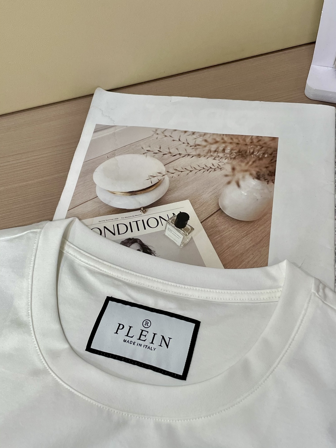 “Spring 2025 Philip Plan: New Schwarrosch Crystals T-shirts with Synchronized Fabrics for Quality” - 图片 6