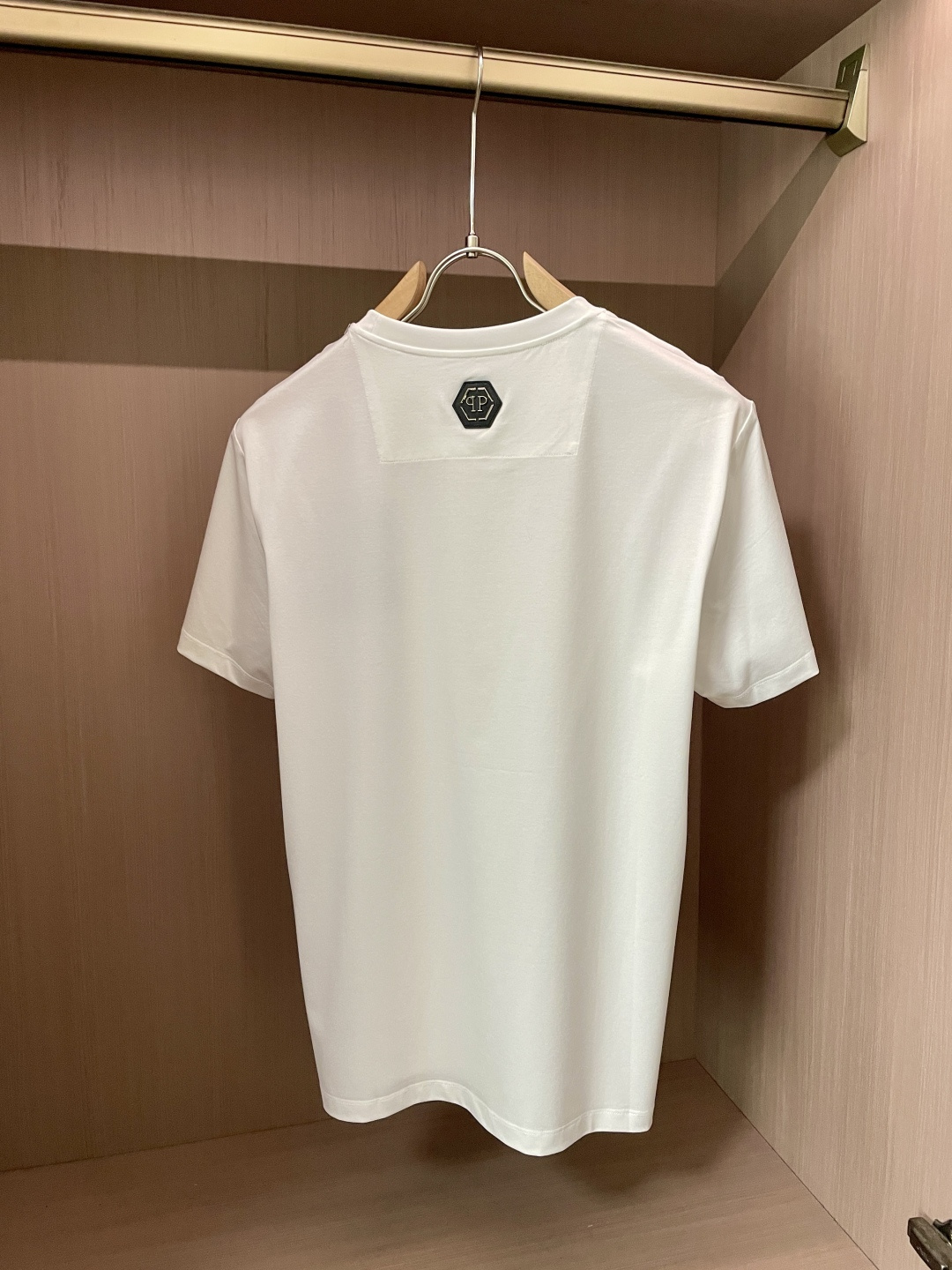 “Philip Plan’s 2025 Flaming Fire Six Point T-shirt: Customized, Classic, Leather Design” - 图片 2