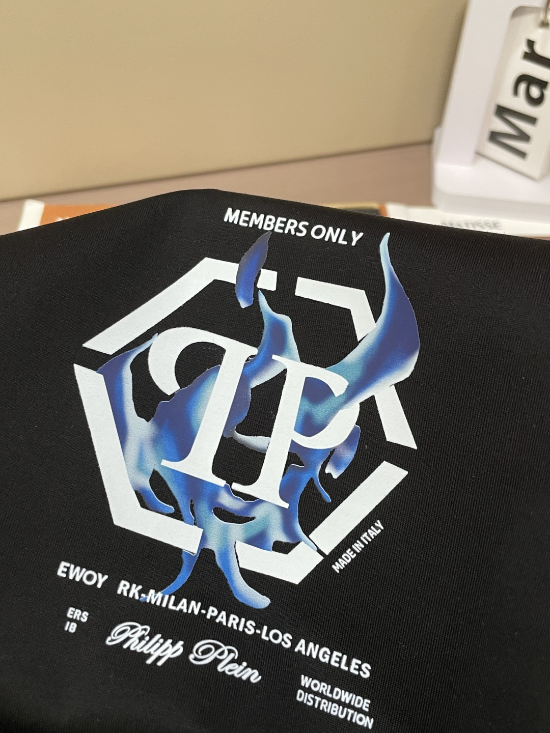 “Philip Plan’s 2025 Flaming Fire Six Point T-shirt: Customized, Classic, Leather Design” - 图片 6