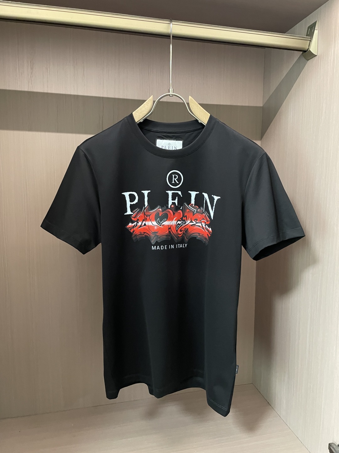2025 Spring/Summer Collection: Philip Planan’s Custom T-Shirts with Unique Details