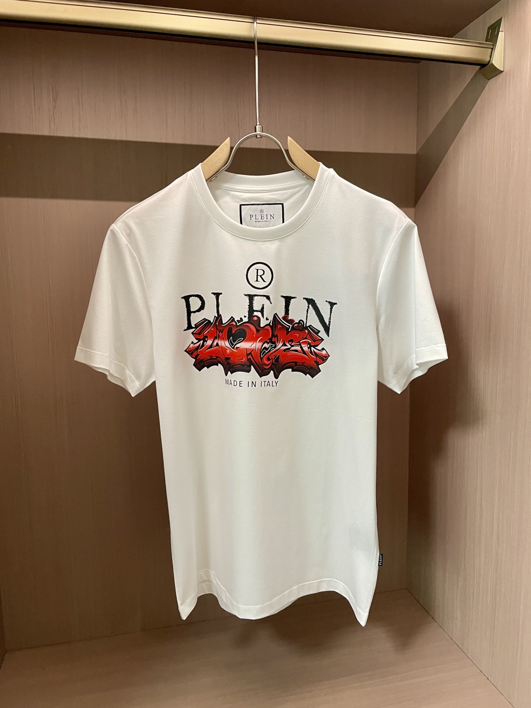 2025 Spring/Summer Collection: Philip Planan’s Custom T-Shirts with Unique Details - 图片 3