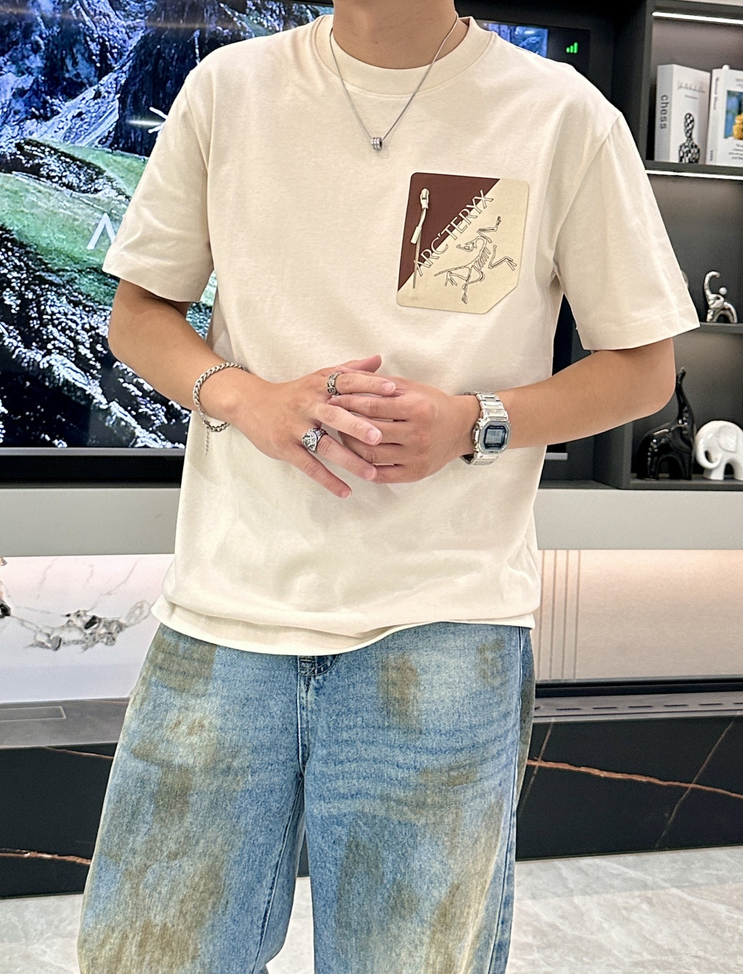 NO:152391,Archaeopteryx is the same as the official website. The same as the official website. The same as the official website. The most important recommendation!  2025ss summer clothing new products, on sale in counter, the latest series of pattern logo short-sleeved T-shirts, the rhythm of each person having to hand in one piece!  Imported top mercerized fabric is extremely skin-friendly and comfortable. It feels very delicate to the touch, has a good texture, and perfectly reflects the three-dimensional feeling. It is in line with the brand's consistent design style. It is a very good overall style. It is completely fine to wear it alone. Size XS-L, arc'teryx, T-shirt,tees, t-shirt,alexander wang19860909始祖鸟 官网同款 官网同款 官网同款 重磅推荐！2025ss夏装新品 专柜在售 最新系列图案logo短袖T恤 必须人手一件的节奏！进口顶极丝光面料,极为亲肤舒适 摸上去非常的细腻,质感很好,完美体现立体感 符合品牌一贯设计风格,整体非常不错的一款,内搭单穿都完全没问题 尺码XS-L,arc'teryx,T-shirt,tees，t-shirt,alexander wang,Men's clothing