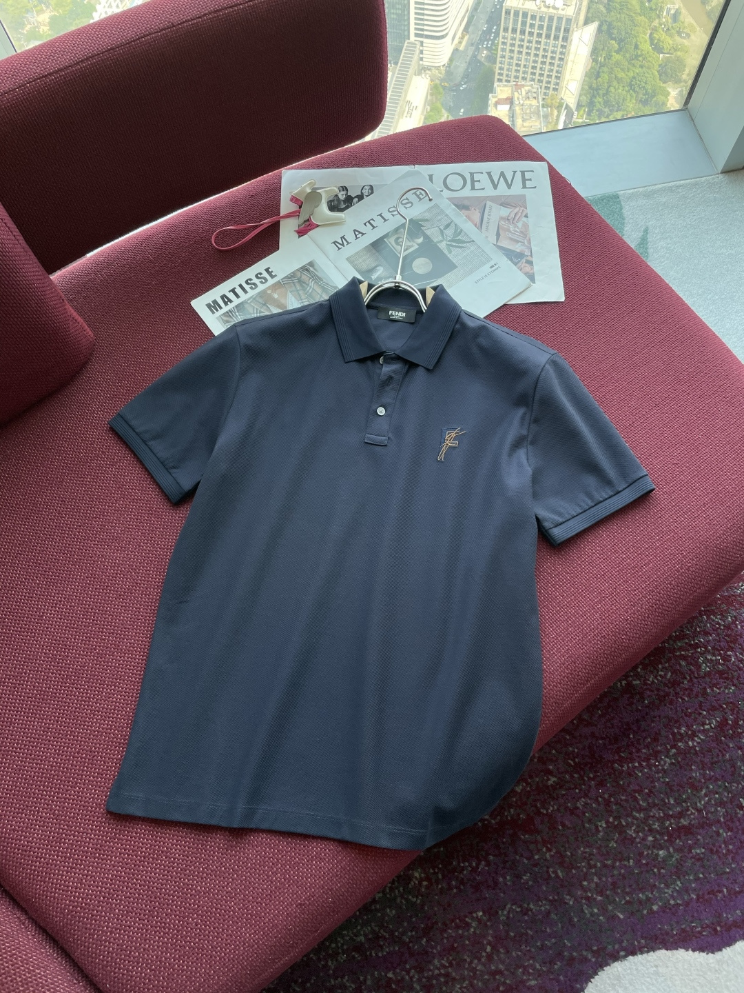 NO:152410,F Home Fer**gamo2025 summer new men's lapel polo shirt unlocks Italian elegance. The neckline design is the finishing touch of the entire short-sleeved sleeves. The simple lines outline the neat shape. The iconic brand logo is presented on the chest with exquisite embroidery technology, which is low-key and yet recognizable. Every detail shows the brand's profound heritage and persistent pursuit of the brand. High-quality fabrics are soft and comfortable, with excellent breathability and delicate touch. Even when worn in the hot summer, they can always be refreshed!  Color white blue khaki code number M-3XL, fendi, T-shirt, alexander wang19860909F家 Fer**gamo2025 夏季新款男士翻领polo衫,解锁意式优雅.领口设计是整件短袖的点睛之笔,简约线条勾勒出利落造型,标志性品牌logo以精致的刺绣工艺呈现于胸前,低调又不失辨识度,每一处细节都彰显着品牌的深厚底蕴与对品牌的执着追求.选用高品质面料,柔软舒适,透气性极佳,触感细腻,即使在炎炎夏日穿着,也能时刻保持清爽！ 颜色白色 蓝色 卡其 码数M-3XL,,fendi,T-shirt,alexander wang,Men's clothing
