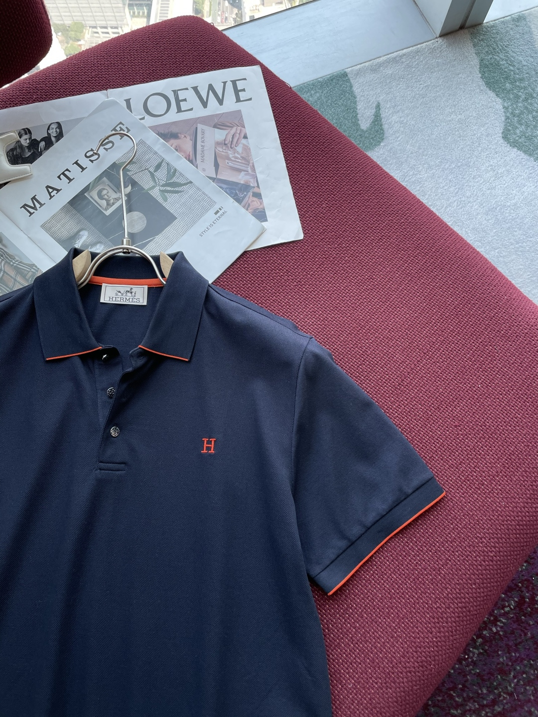 NO:155062,H Home 2025 Spring and Summer New Men's T-shirt Classic Lapels with LOGO Embroidered POLO Shirt Short-sleeved Lapel Design, neither monotonous nor complicated!  H classic embroidery pattern, brand logo, three-dimensional and full!  The overall wiring is neat and symmetrical, and the craftsmanship quilting structure is seamless!  The texture of the fabric is comfortable and skin-friendly, and the detail is even more wonderful!  Business and casual commuting styles, aesthetically pleasing art, showing the charm of men!  Color Orange Green Navy Size M-3XL, T-shirt,tees, t-shirt,alexander wang19860909H家 2025春夏新款 男士T恤 经典翻领胸前LOGO刺绣POLO衫短袖翻领设计、既不单调也不复杂！H经典刺绣图案、品牌标志、立体饱满！整体走线工整对称、工艺化绗缝结构做到了天衣无缝！面料手感质感舒适亲肤、细节感更是美妙绝伦！商务休闲通勤款、唯美主义的剪裁艺术、尽显男士魅力风采！ 颜色 橙色 绿色 藏青 尺码M-3XL,,T-shirt,tees，t-shirt,alexander wang,Men's clothing