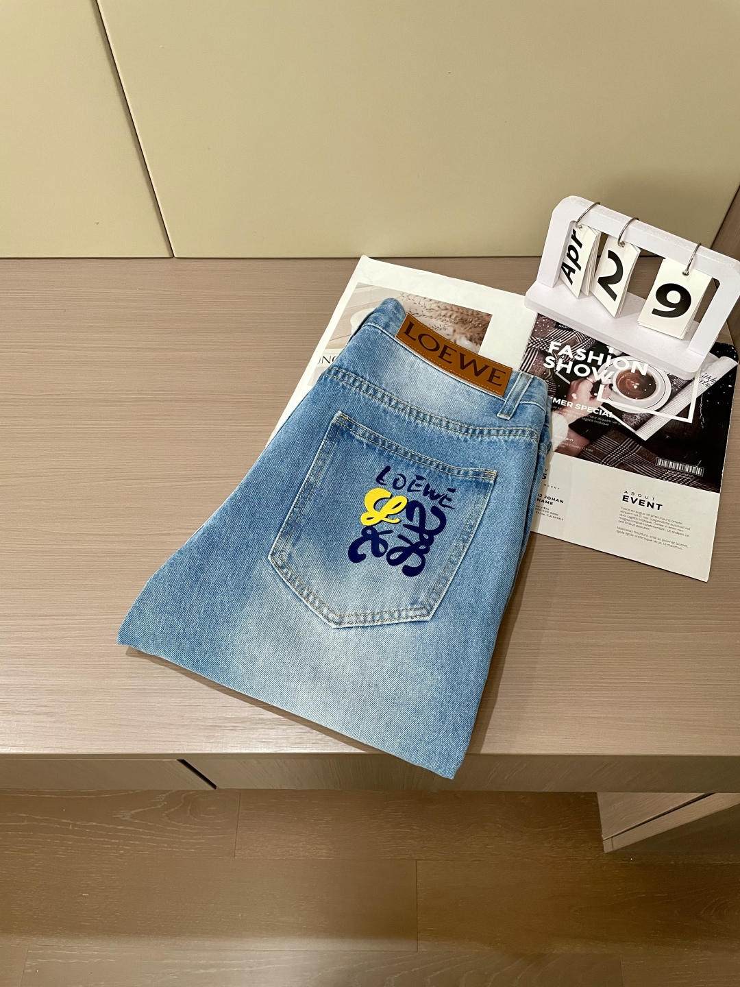 “Loewe P645 Jeans: Versatile Styles for Effortless Outfits in Sizes 29-38” - 图片 9