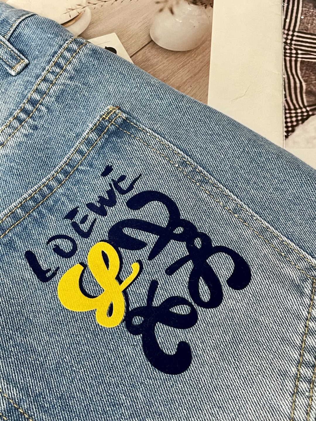 “Loewe P645 Jeans: Versatile Styles for Effortless Outfits in Sizes 29-38” - 图片 8