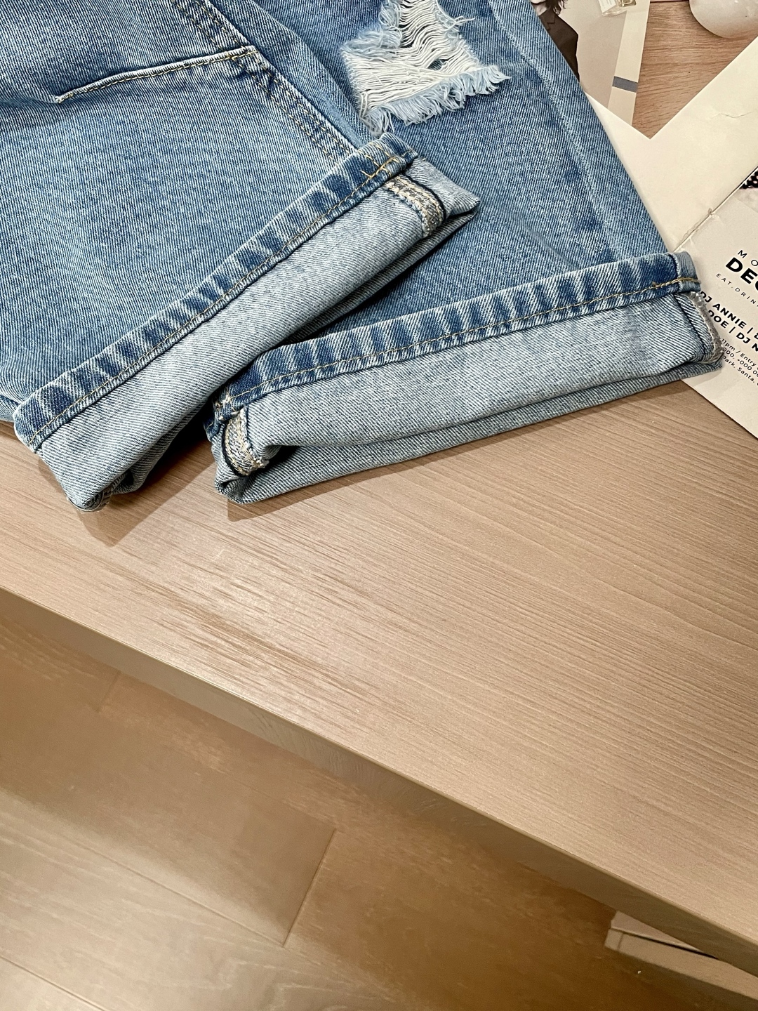 “Loewe P645 Jeans: Versatile Styles for Effortless Outfits in Sizes 29-38” - 图片 6