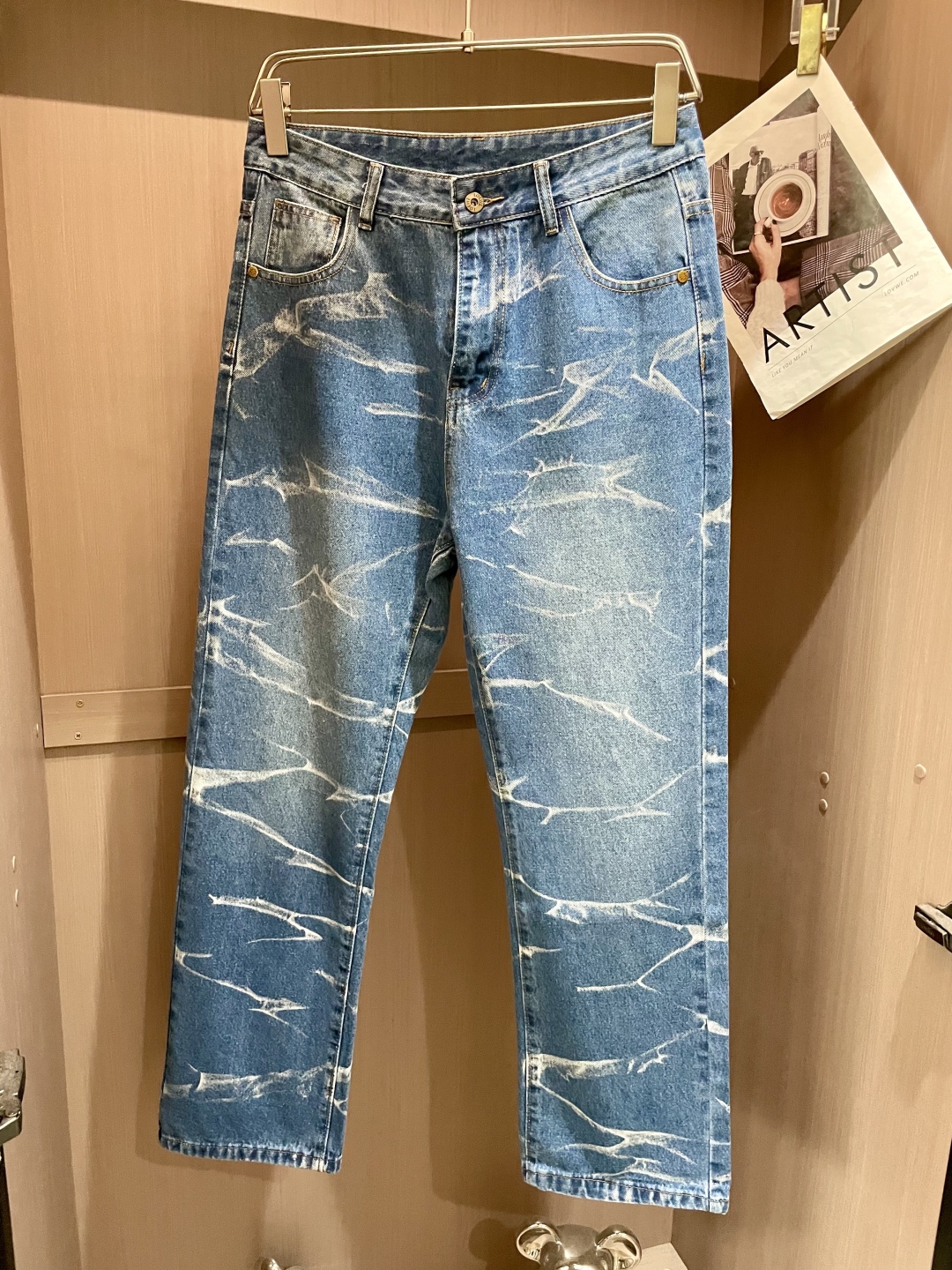 Loewe P645 Jeans: Versatile Style for Perfect Outfit Combinations - 图片 1
