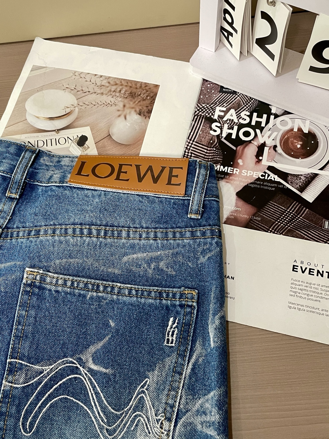 Loewe P645 Jeans: Versatile Style for Perfect Outfit Combinations - 图片 7