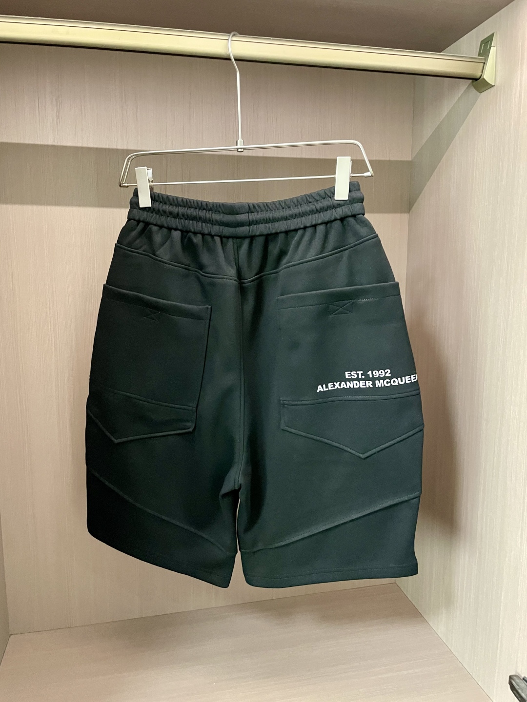 McQueen 2025 Summer Shorts: Comfortable Cotton, Tight Fit, Zenium Technology, Various Sizes - 图片 4
