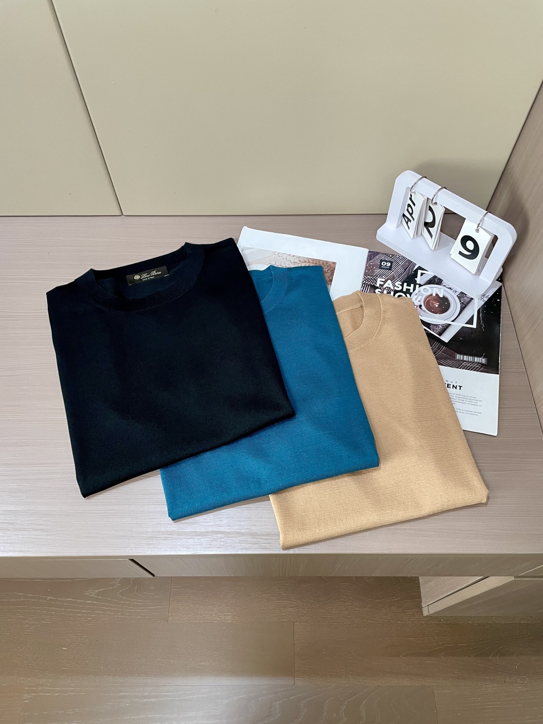 Luxurious Male Short-Sleeved Knit Shirt in Cotton-Silk Blend: Stylish Comfort and Elegance - 图片 7