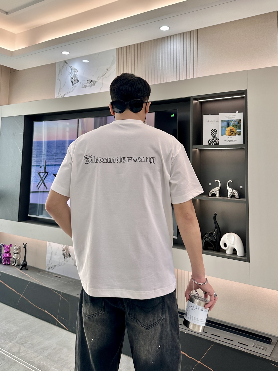 King Alexander T-shirt: High-End Design, Custom Fabric, Strategic Style, Multiple Sizes - 图片 3