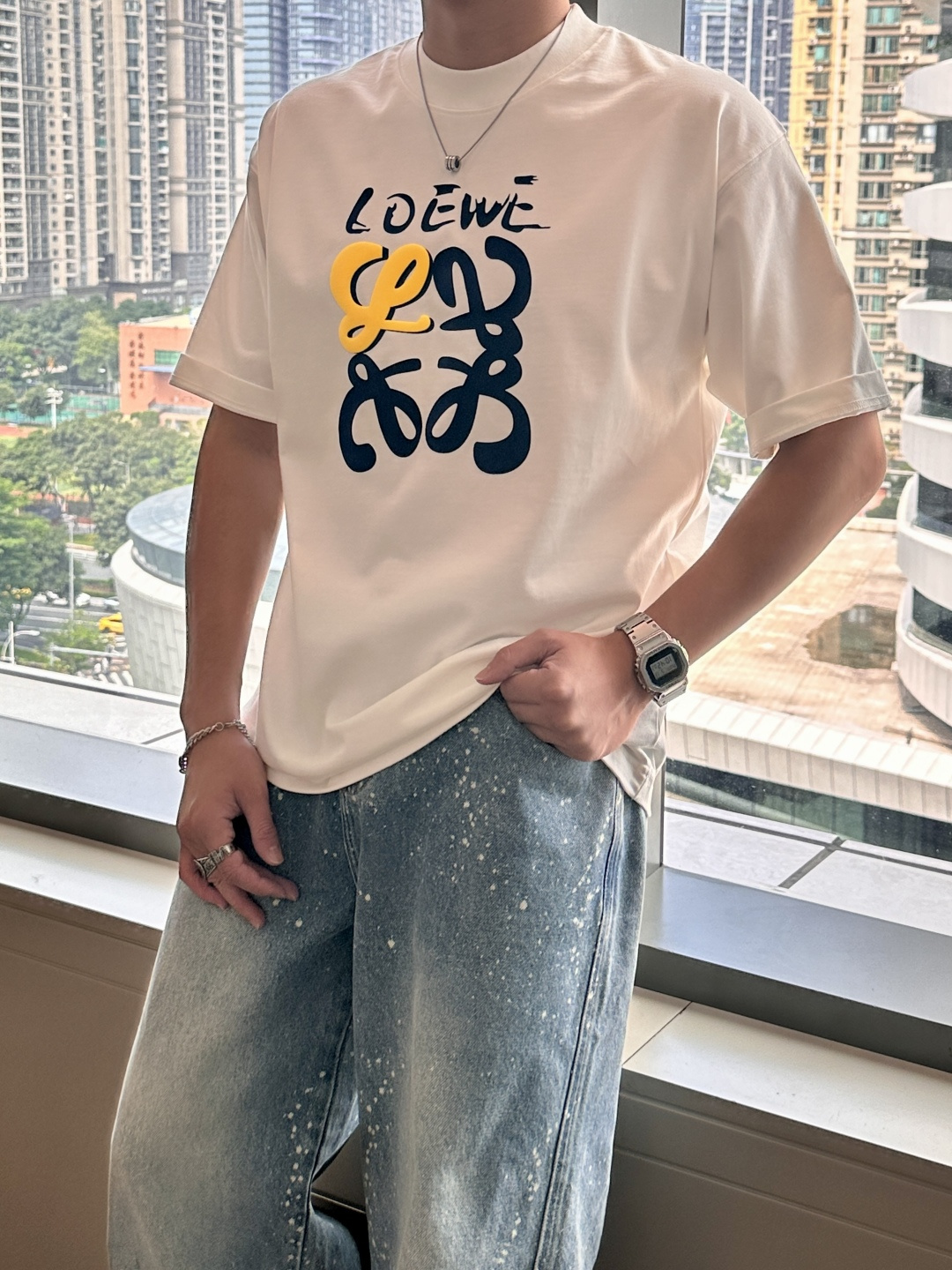 Loewe2026春夏款/官网同步面料采用重磅纯棉精梳棉面料，OS宽松版型，上身版型超正！日常百搭，衣橱