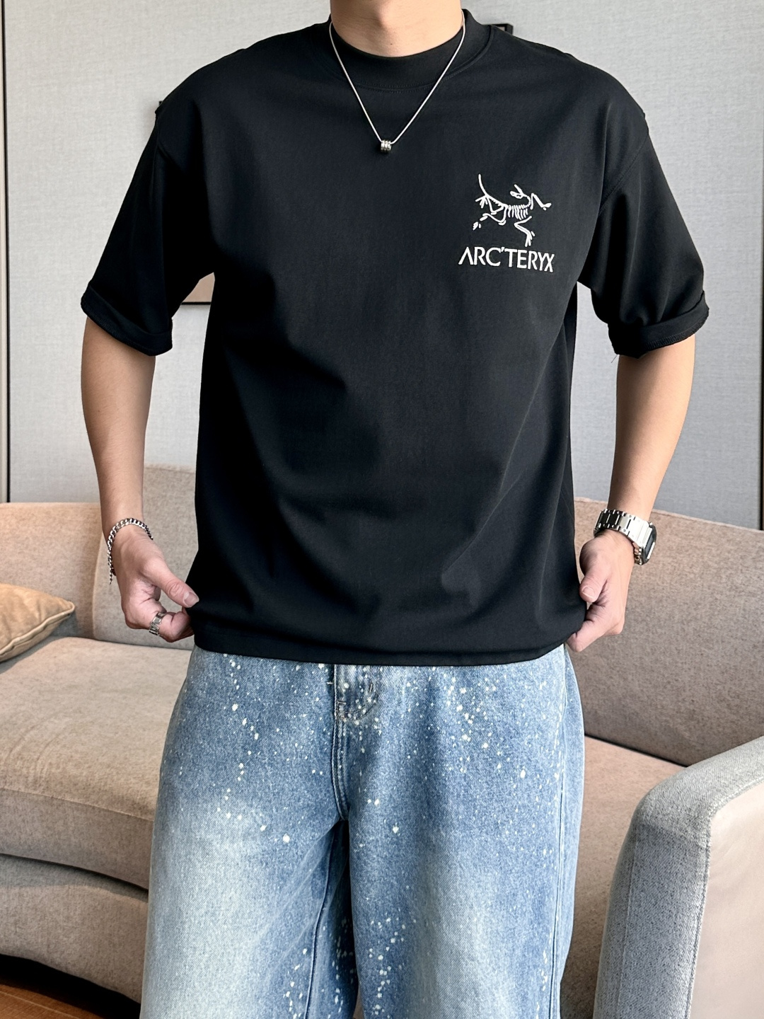 NO:522205,Archaeopteryx 2025 spring and summer style/official website synchronization The fabric is made of heavy pure cotton combed cotton fabric, OS loose style, and the upper body style is super positive!  Everyday versatile, a must-have item for wardrobe!  Size S-3XL (Large-size) Size/part S M L XL 2XL 3XL Shoulder width 52 54 56 57 59 60 Clothes length 70 72.75.78.82.85. Bust 54 56.58.60.62.64. Sleeve length 24 26 27 28 29 30,arc'teryx,alexander wang19860909始祖鸟 2025春夏款/官网同步 面料采用重磅纯棉精梳棉面料,OS宽松版型,上身版型超正！日常百搭,衣橱必备单品！ 尺码 S-3XL（版型偏大） 码数/部位S M L XL 2XL 3XL 肩宽 52 54 56 57 59 60 衣长70 72.75.78.82.85. 胸围 54 56.58.60.62.64. 袖长24 26 27 28 29 30,arc'teryx,alexander wang,Men's clothing