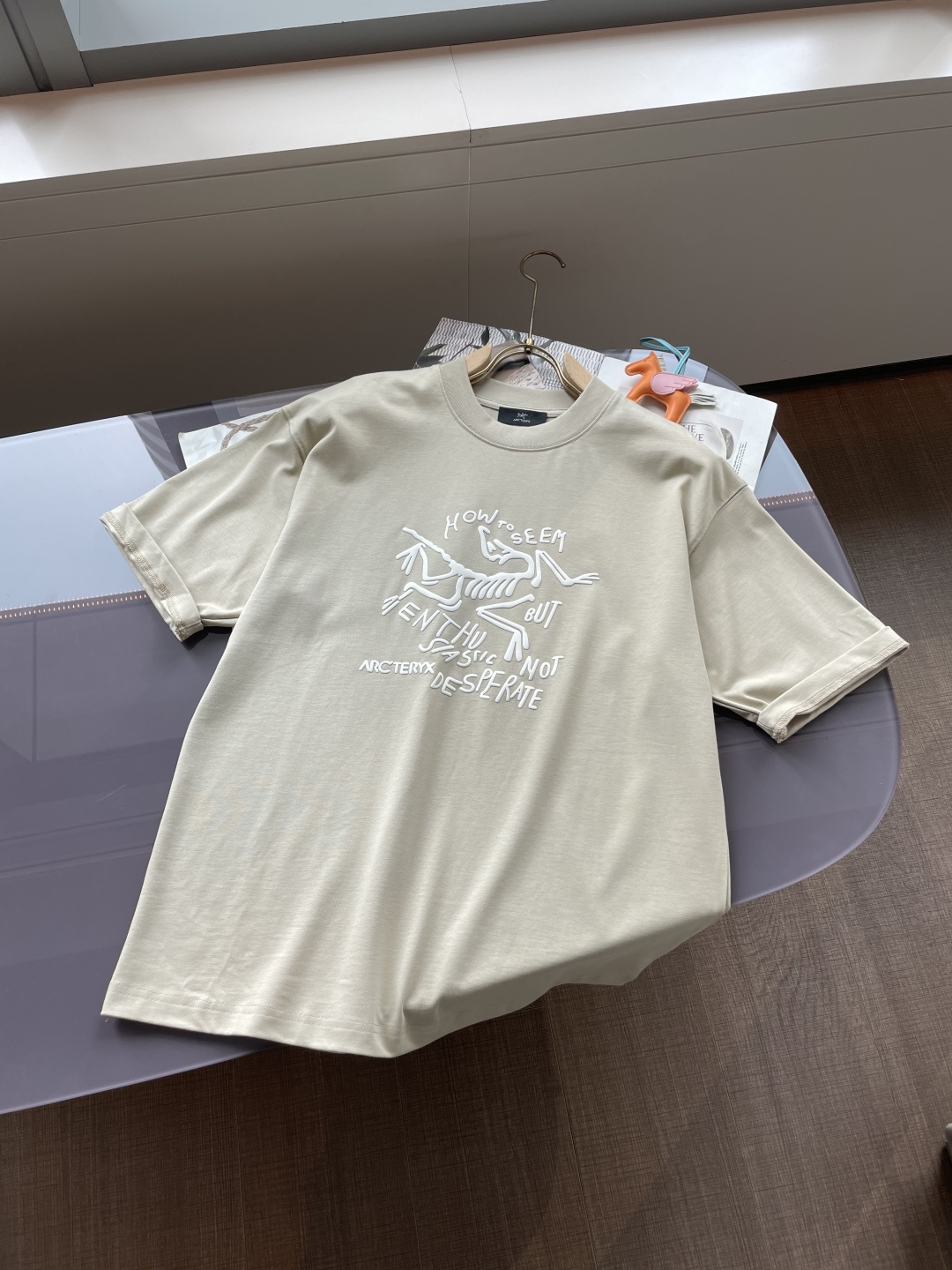 始祖鸟2026春夏款/官网同步面料采用重磅纯棉精梳棉面料，OS宽松版型，上身版型超正！日常百搭，衣橱必备