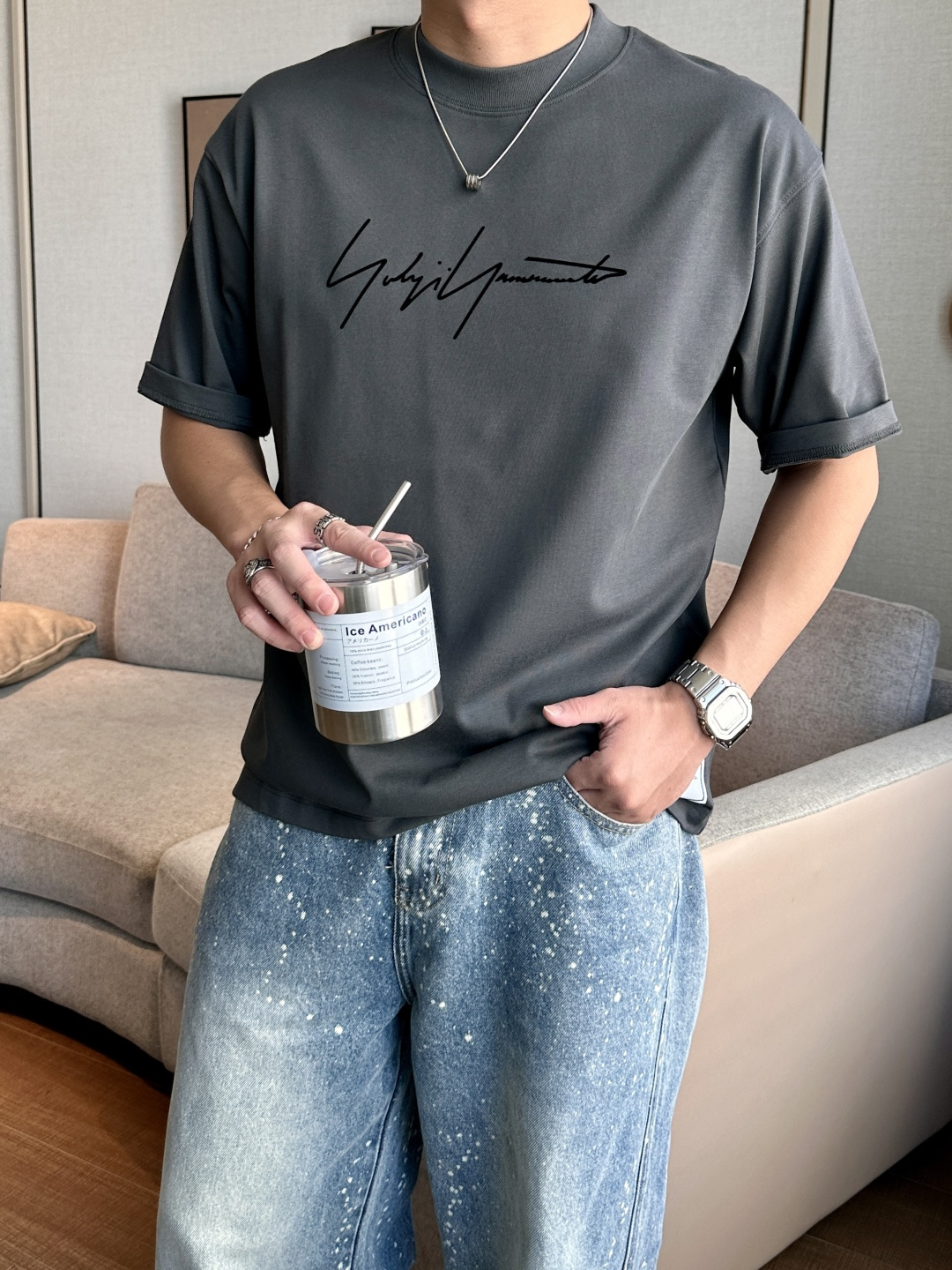 NO:550813,Y-3 2025 spring and summer style/official website synchronization The fabric is made of heavy pure cotton combed cotton fabric, OS loose style, and the upper body style is super positive!  Everyday versatile, a must-have item for wardrobe!  Size S-3XL (Large-size) Size/part S M L XL 2XL 3XL Shoulder width 52 54 56 57 59 60 Clothes length 70 72.75.78.82.85. Bust 54 56.58.60.62.64. Sleeve length 24 26 27 28 29 30,,alexander wang19860909Y-3 2025春夏款/官网同步 面料采用重磅纯棉精梳棉面料,OS宽松版型,上身版型超正！日常百搭,衣橱必备单品！ 尺码 S-3XL（版型偏大） 码数/部位S M L XL 2XL 3XL 肩宽 52 54 56 57 59 60 衣长70 72.75.78.82.85. 胸围 54 56.58.60.62.64. 袖长24 26 27 28 29 30,,alexander wang,Men's clothing