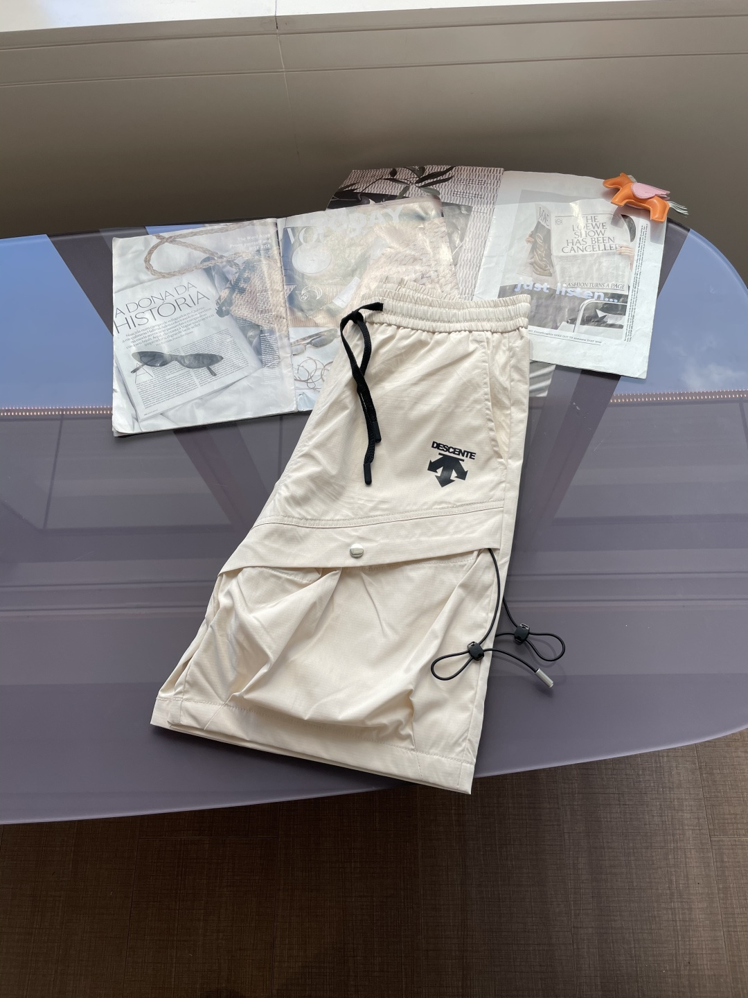 迪桑特 2025春夏新品速干短裤 是夏日运动与休闲的绝佳之选。采用专业速干面料，能迅速吸收并蒸发汗水，保